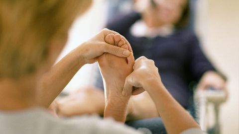 Reflexology: Bogus, Beneficial or a Bit of Both? - Vimarsana News