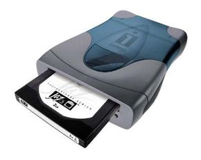 The current Jaz drive uses 2-GB cartridges, but also accepts the 1-GB cartridge used by the original Jaz.