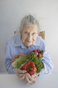 蔬菜是卡路里限制饮食的主食。”border=