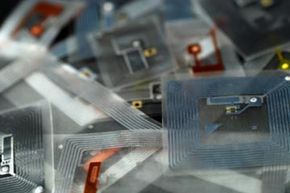 How are RFID tags made?