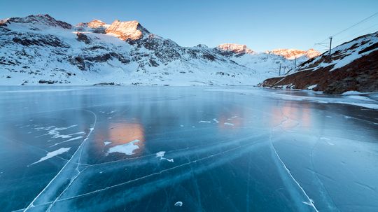 Skipping Stones on Ice Makes Crazy Sci-fi Sounds