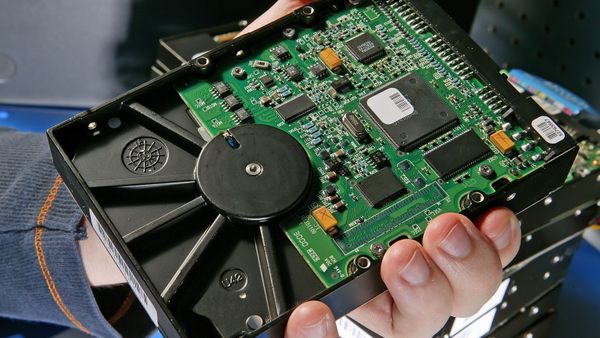What Is ROM? How Read-Only-Memory Works in Computers