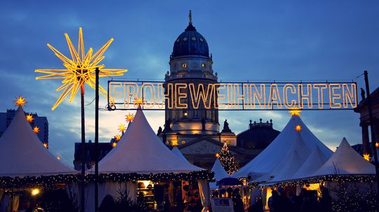 12 European Christmas Market Images To Get You Into The Holiday Spirit