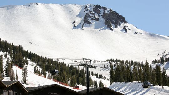 The 8 Best Places To Ski and Snowboard in California