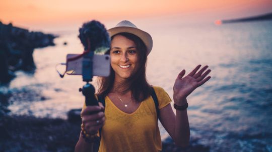 5 Inspiring Travel Vloggers That Will Make You Want To Travel