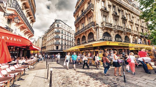 The Best Paris Neighbourhoods To Visit