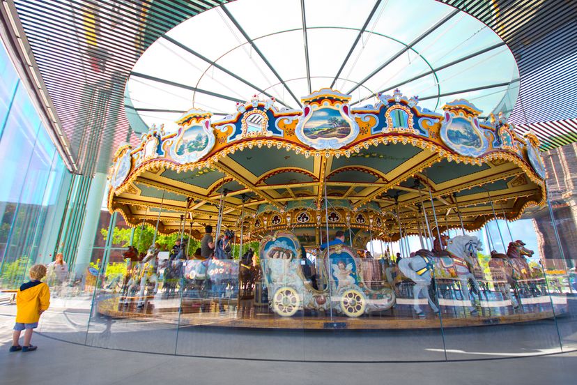 merry go round - potomac mills mall - Playground