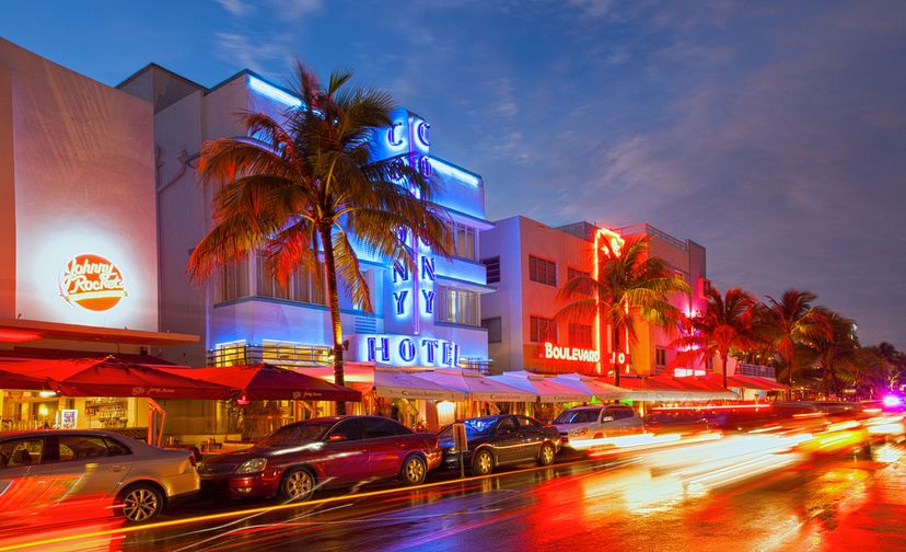 Lincoln Road Mall: Shop, Dine, and Celebrate the Magic of Miami