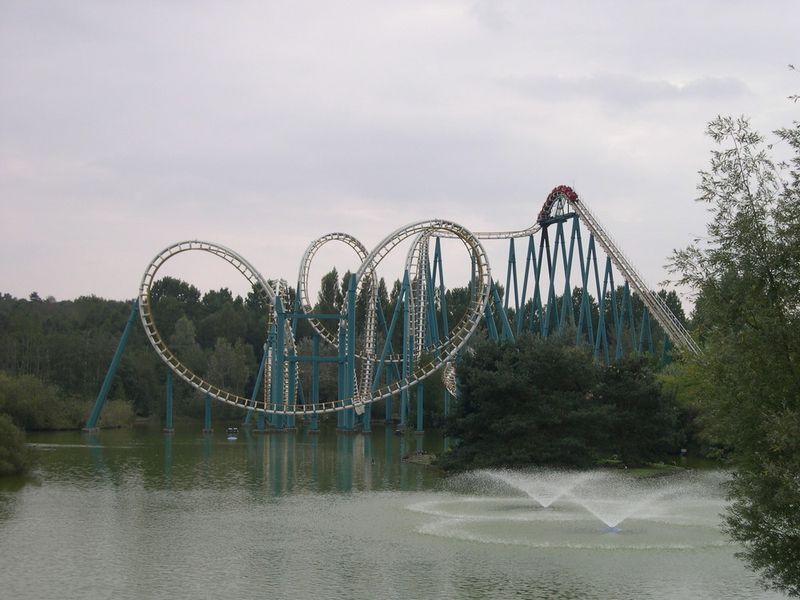 World's 10 Most Thrilling Theme Parks