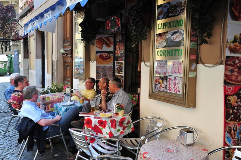 roman locals eating