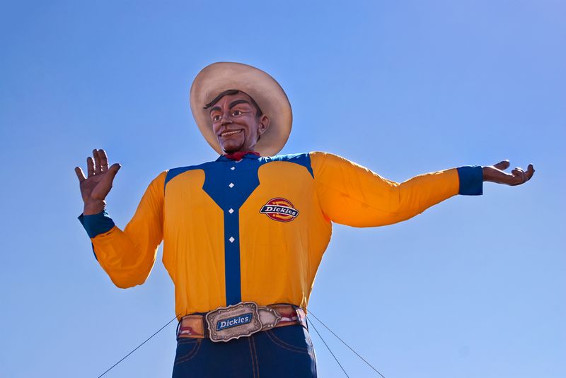 Leena Robinson / Shutterstock.com