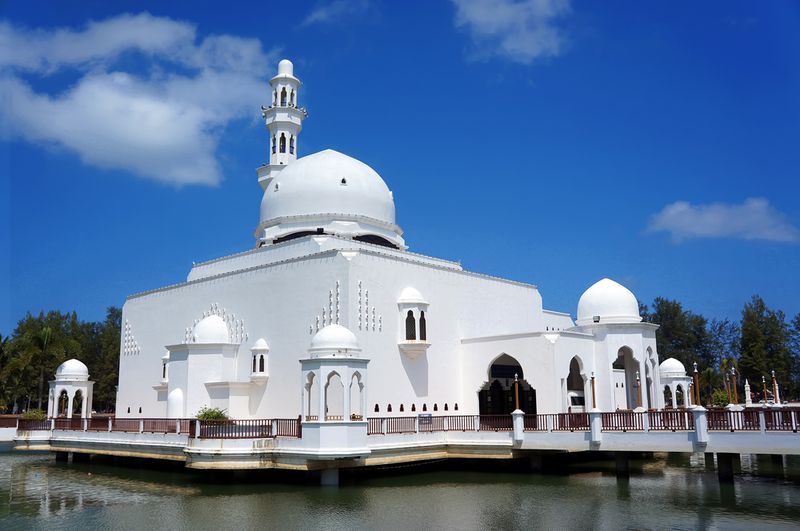 Tengku Tengah Zaharah Mosque