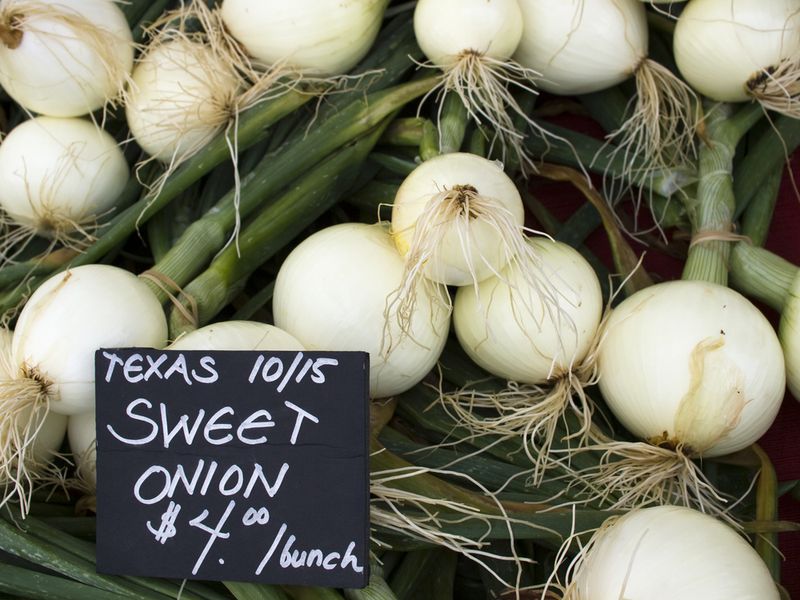 market onions