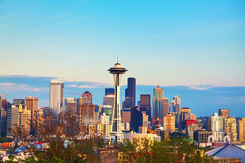 Downtown Seattle as seen from the Kerry park in the evening