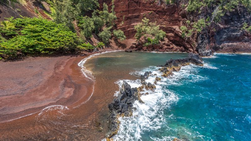 Kaihalulu (Red Sand) Beach