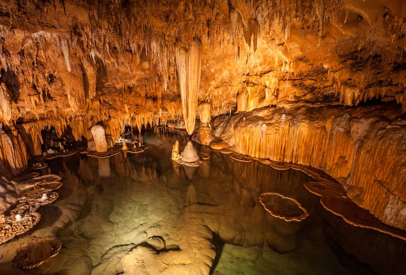 Onondaga Cave