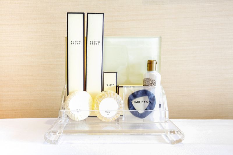 hotel bathroom amenities