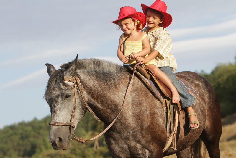 kids horseback riding