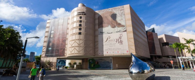 e X p o s e / Shutterstock.com