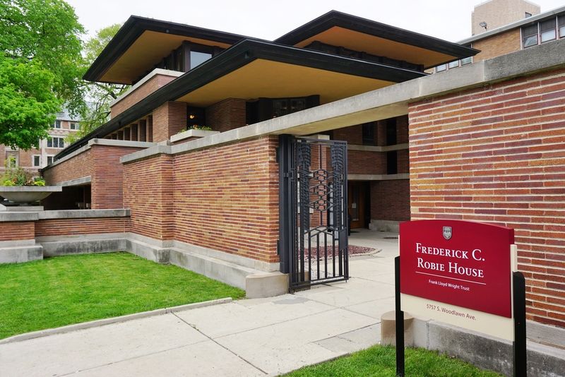 EQRoy / Shutterstock.com