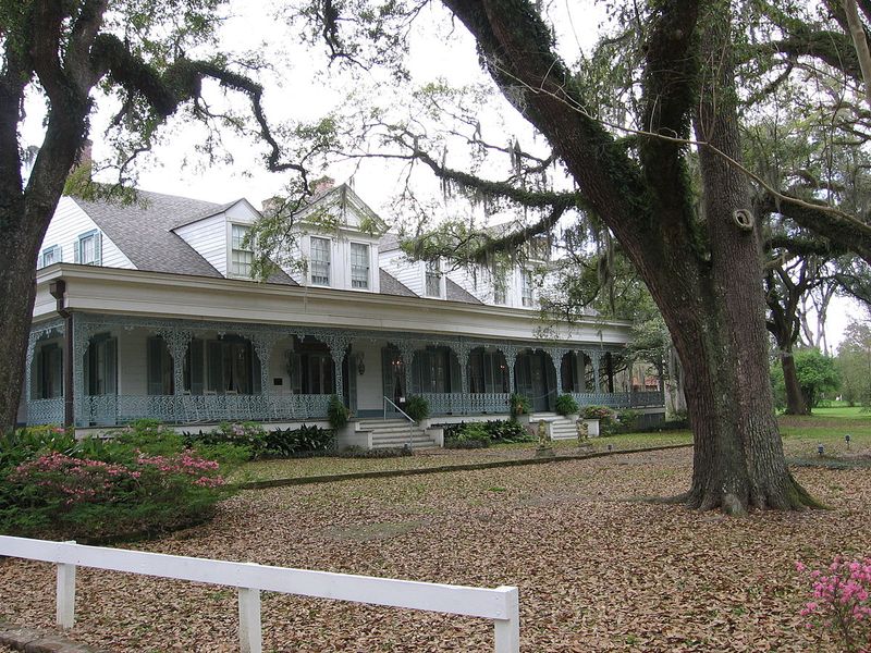 "Myrtles Plantation Louisiana". Licensed under Public Domain via Commons.