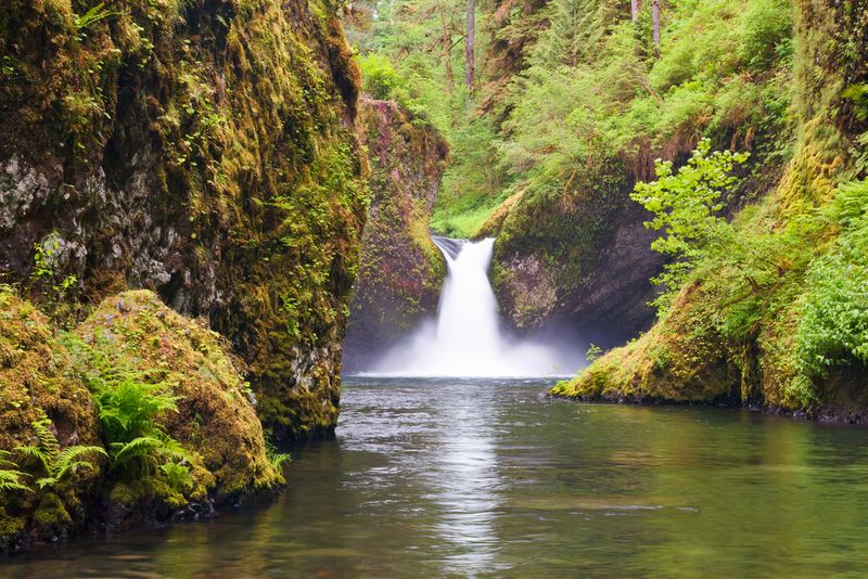 Punchbowl Falls Oregon