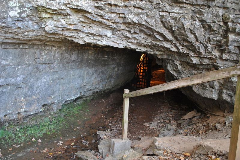 "Bell Witch Cave" by Www78 - Own work. Licensed under CC BY-SA 3.0 via Commons.