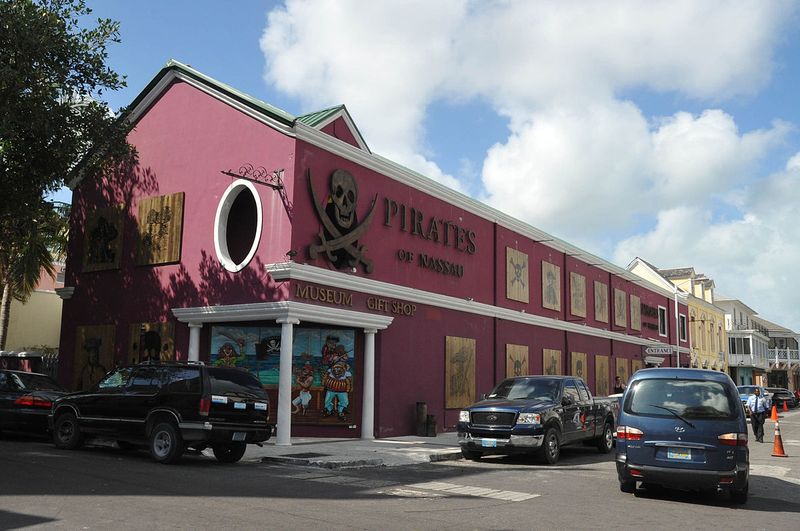 "PIRATES OF NASSAU MUSEUM, NASSAU" by JERRYE AND ROY KLOTZ MD - Own work. Licensed under CC BY-SA 3.0 via Wikimedia Commons.