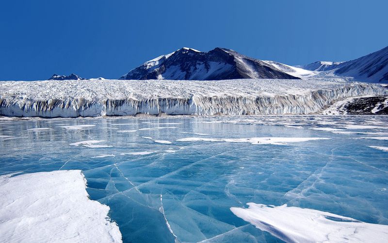 The coldest places in the world - Snag, Yukon (Canada). Snag is a town  located in a small area of ​​dry weather next to the Alaska Highway 25 km  south of Beaver