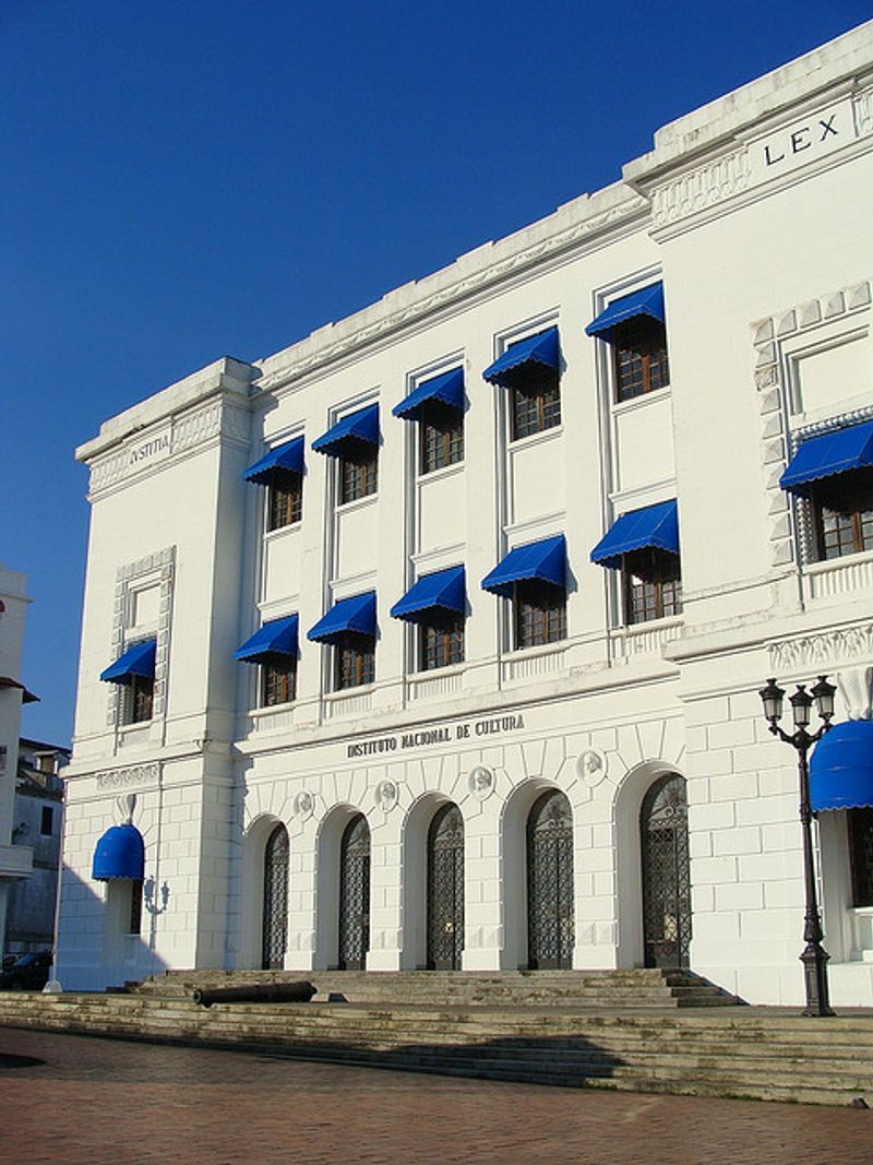 «Instituto Nacional de Cultura Panama» por Mel Ortega - http://www.flickr.com/photos/melortpanama/4294352559/in/set-72157618470965651. Disponible bajo la licencia CC BY 2.0 vía Wikimedia Commons.
