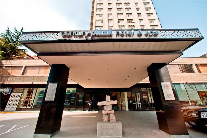 Photo by: Century Plaza Hotel