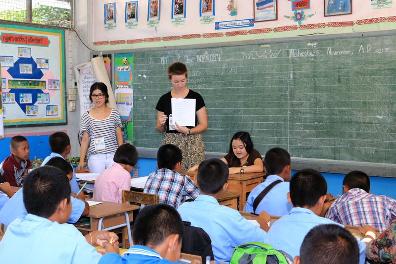 teaching english overseas