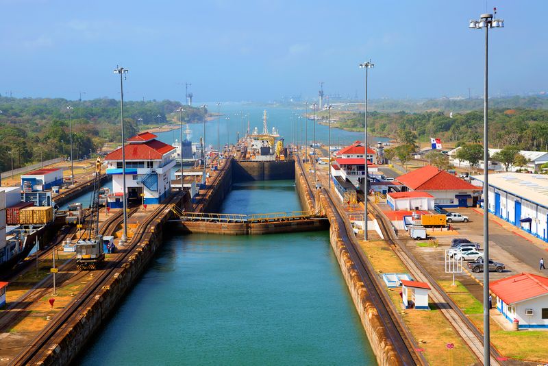 panama canal locks