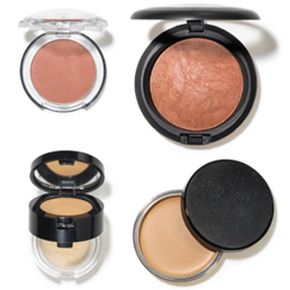 An actor's makeup kit should contain foundation, rouge, eyeshadow and other basics.