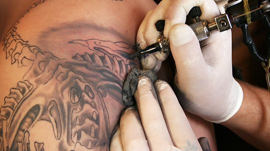 Can you get a staph infection from a tattoo?