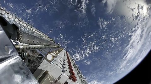 SpaceX Launches 59 Satellites Into Space as Part of StarLink Project - Vimarsana News