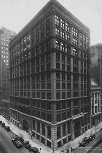 Chicago's Home Insurance building as it stood circa 1926. Sadly, it was demolished in 1931.