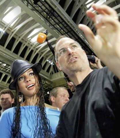 steve jobs with alicia keys