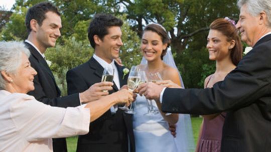 How to Stock the Bar for Your Wedding Reception