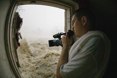 Storm photographer Mike Theiss documents Hurricane Katrina