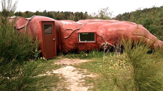 10 Strange Buildings Where You Can Spend the Night
