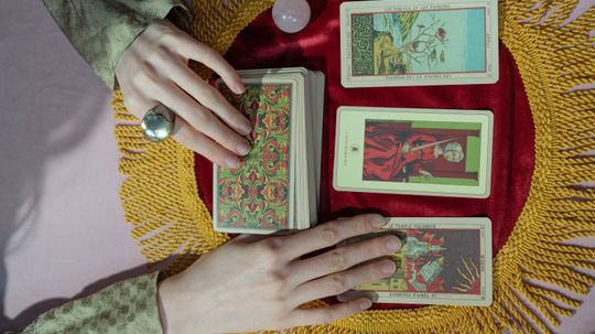 Uncovering the Meaning of the Strength Tarot Card