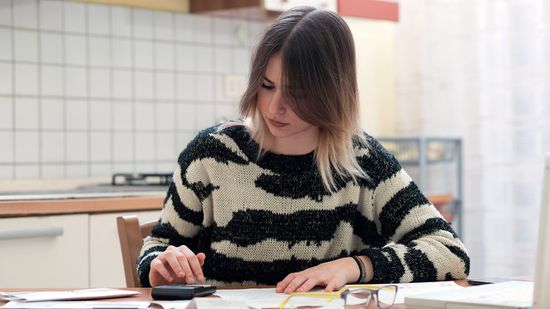 如果你没有毕业，你能重新申请助学贷款吗?＂class=