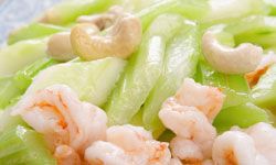 Keep it simple during the summer with cashew shrimp.