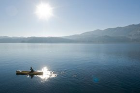 关于水资源的阳光。”width=