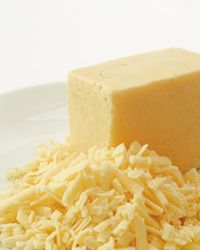奶酪是最容易让孩子吃的超级食物之一。