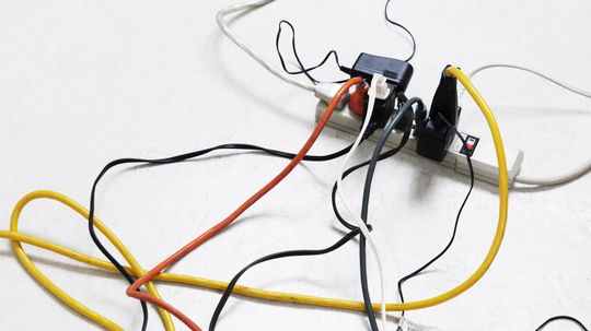 18新利最新登入电涌保护器如何工作＂border=