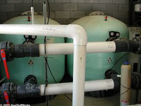 How Does a Pool Pump/Filter System Work?