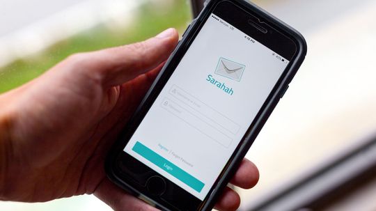 Messaging App Sarahah Wants You to Give Your Friends Anonymous Feedback