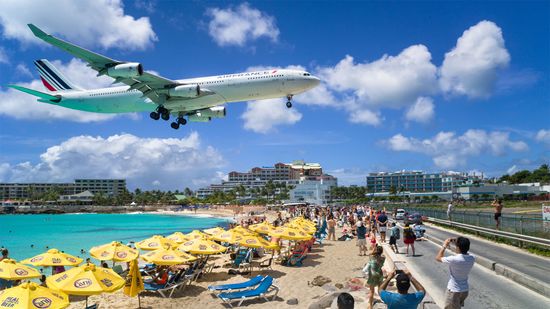 撑!撑!撑!10个可怕的降落和起飞机场＂class=